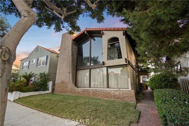 1589 E Ocean, Newport Beach, CA 92661