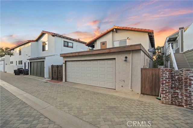 1589 E Ocean, Newport Beach, CA 92661
