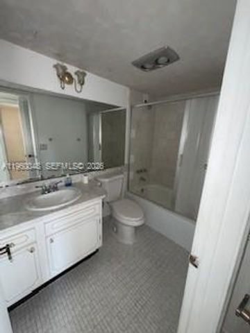 300 S Hollybrook Drive 203, Pembroke Pines, FL 33025