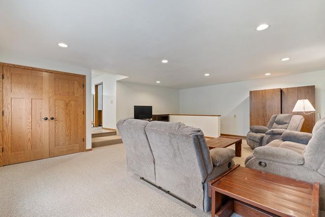 223 W Rotherwood Street, Ivanhoe, MN 56142