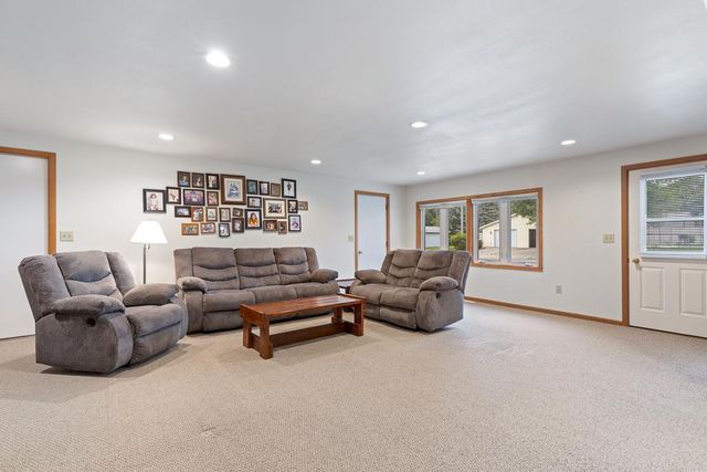 223 W Rotherwood Street, Ivanhoe, MN 56142