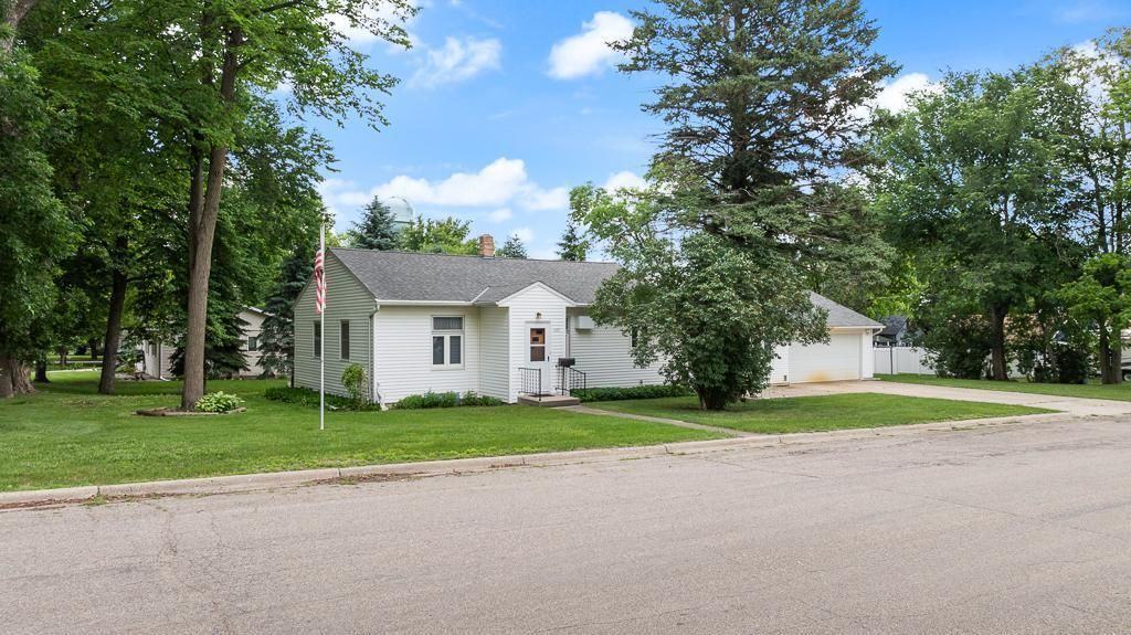223 W Rotherwood Street, Ivanhoe, MN 56142