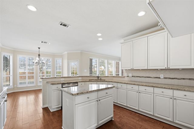 303 Chestnut Cove Circle, Southlake, TX 76092