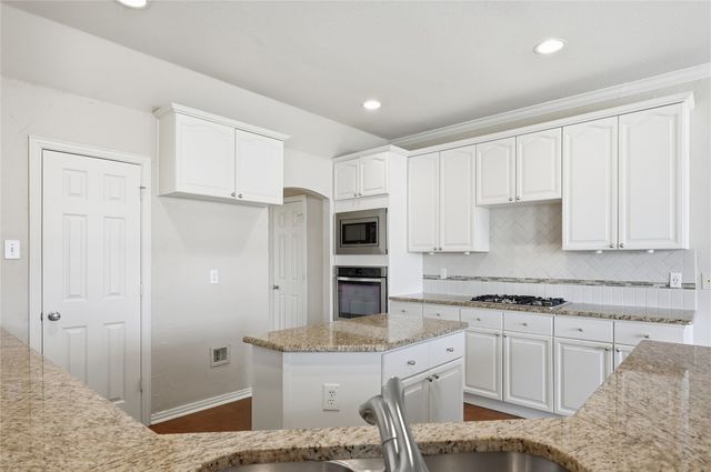 303 Chestnut Cove Circle, Southlake, TX 76092