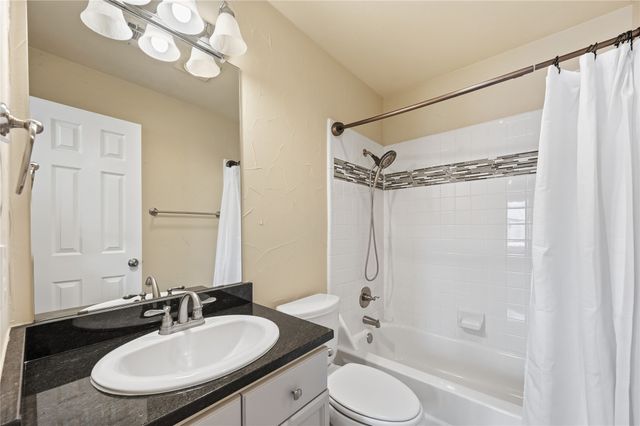 303 Chestnut Cove Circle, Southlake, TX 76092