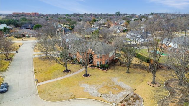 303 Chestnut Cove Circle, Southlake, TX 76092