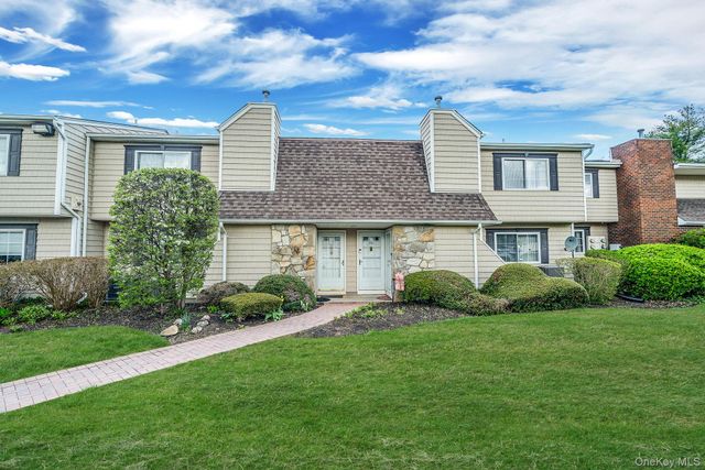 201 Lake Pointe Circle 201, Middle Island, NY 11953