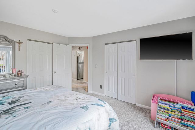 201 Lake Pointe Circle 201, Middle Island, NY 11953