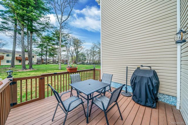 201 Lake Pointe Circle 201, Middle Island, NY 11953
