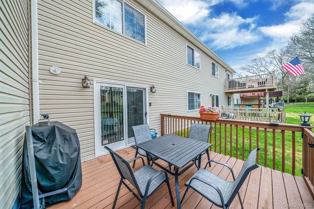 201 Lake Pointe Circle 201, Middle Island, NY 11953