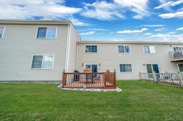 201 Lake Pointe Circle 201, Middle Island, NY 11953