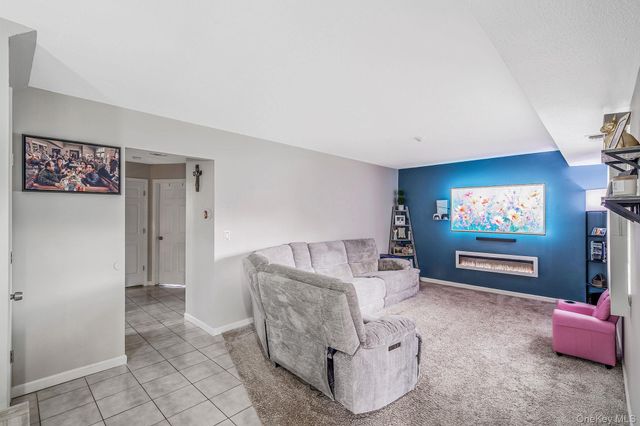 201 Lake Pointe Circle 201, Middle Island, NY 11953