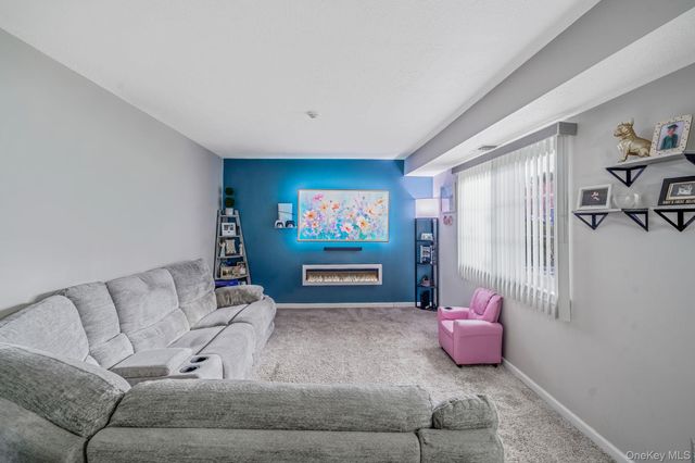 201 Lake Pointe Circle 201, Middle Island, NY 11953