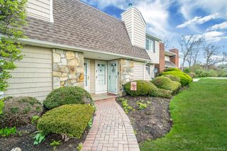 201 Lake Pointe Circle 201, Middle Island, NY 11953