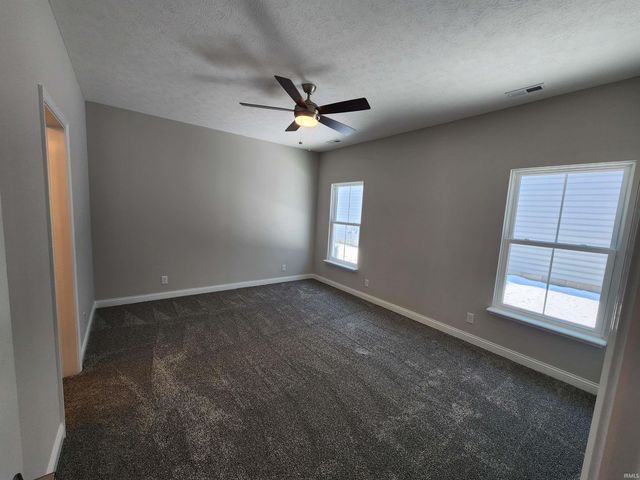 1059 E Wabash Street, Frankfort, IN 46041