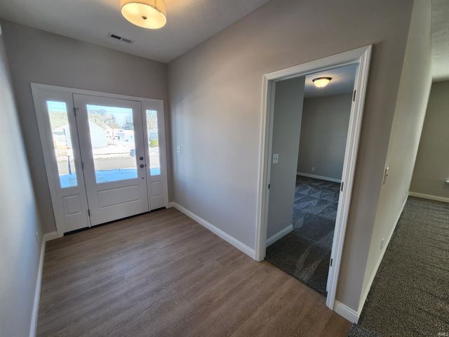 1059 E Wabash Street, Frankfort, IN 46041