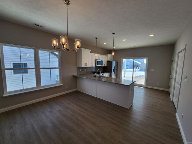 1059 E Wabash Street, Frankfort, IN 46041