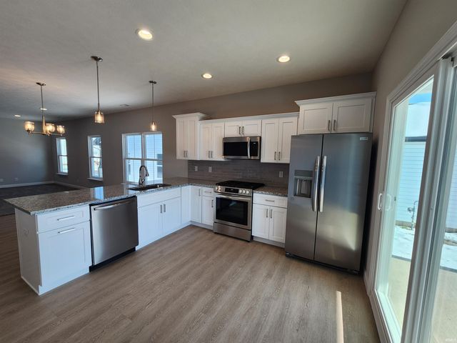 1059 E Wabash Street, Frankfort, IN 46041