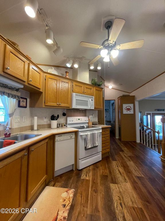 Image 11 of property listing at 1219 Thomas Drive 279, Panama City Beach, FL 32408