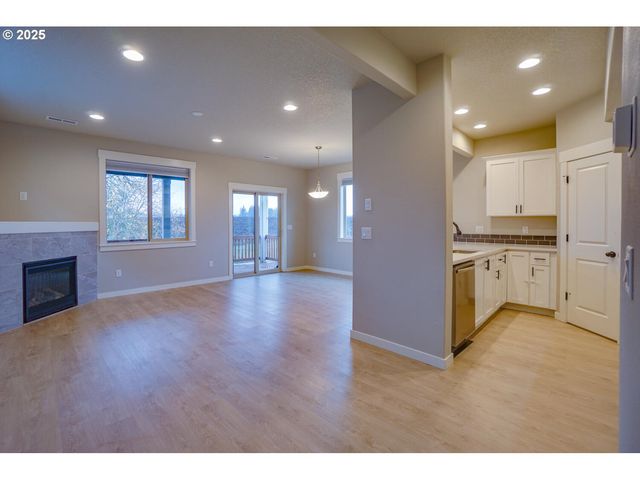 7036 N MONTGOMERY Way, Ridgefield, WA 98642