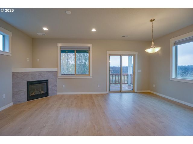 7036 N MONTGOMERY Way, Ridgefield, WA 98642