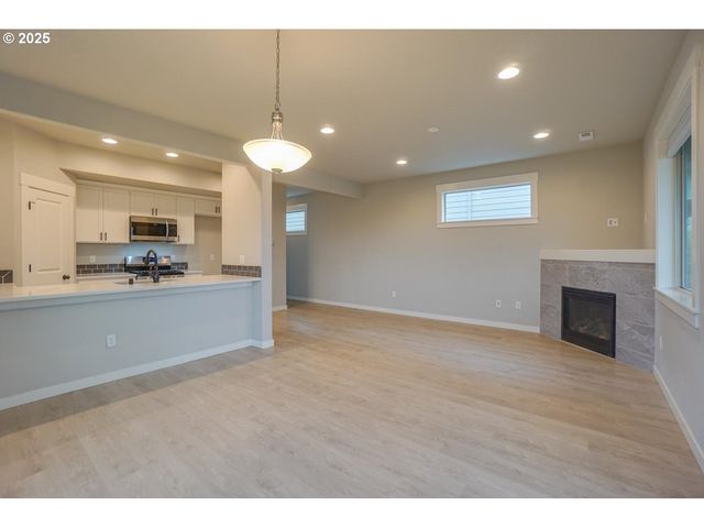 7036 N MONTGOMERY Way, Ridgefield, WA 98642