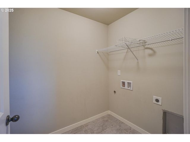 7036 N MONTGOMERY Way, Ridgefield, WA 98642