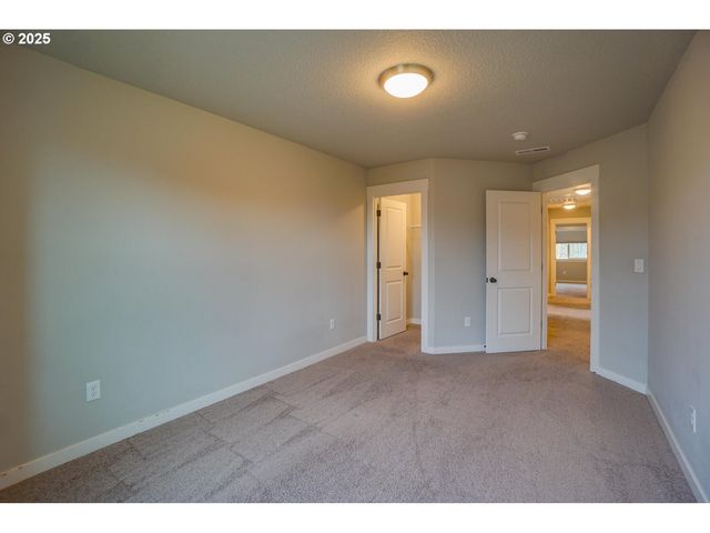 7036 N MONTGOMERY Way, Ridgefield, WA 98642