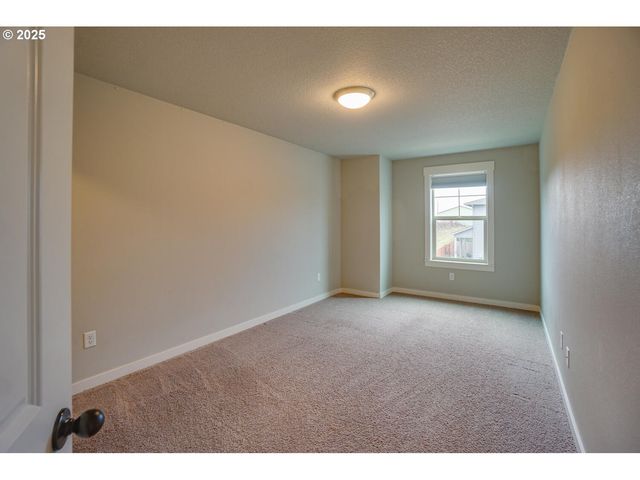 7036 N MONTGOMERY Way, Ridgefield, WA 98642