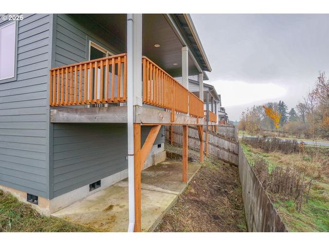 7036 N MONTGOMERY Way, Ridgefield, WA 98642