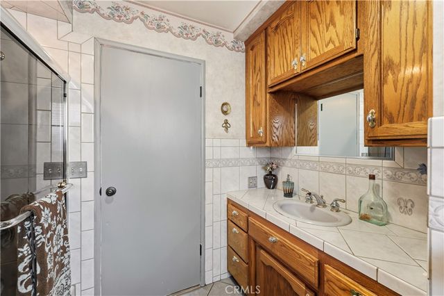 1110 V, Merced, CA 95341