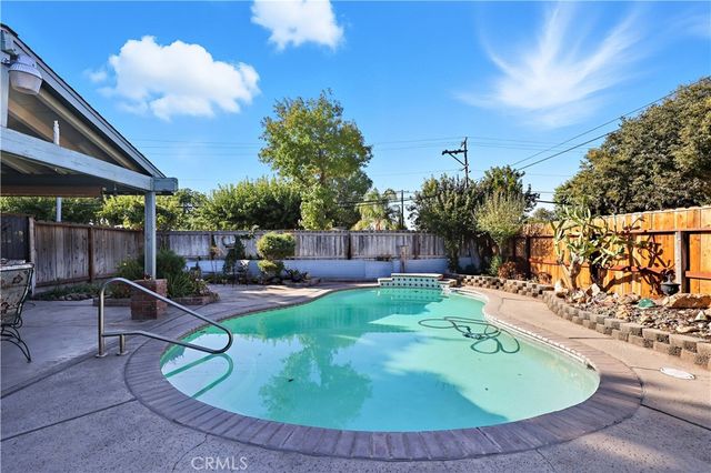 1110 V, Merced, CA 95341