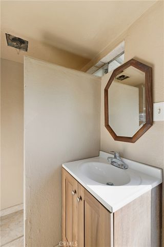 1110 V, Merced, CA 95341