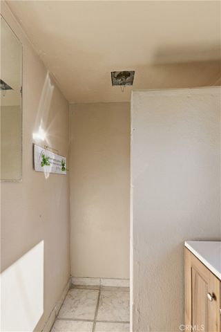 1110 V, Merced, CA 95341