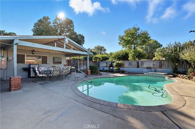 1110 V, Merced, CA 95341