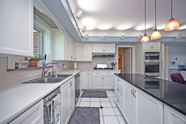 2516 Fairhill Drive, Cincinnati, OH 45239