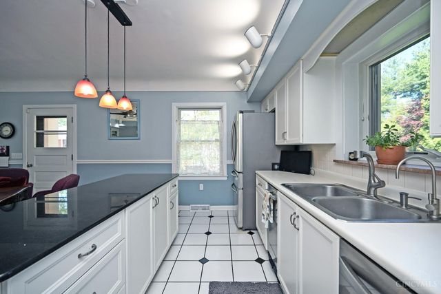 2516 Fairhill Drive, Cincinnati, OH 45239