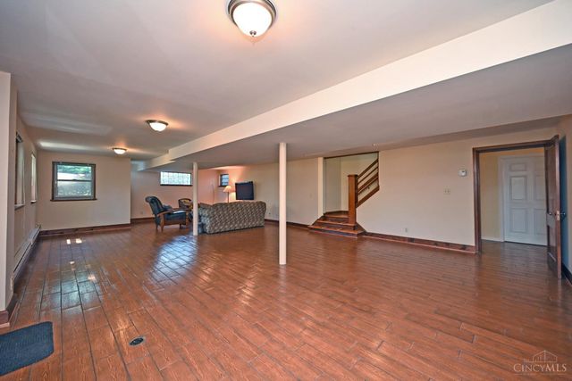 2516 Fairhill Drive, Cincinnati, OH 45239