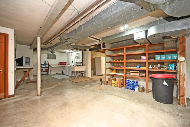 2516 Fairhill Drive, Cincinnati, OH 45239