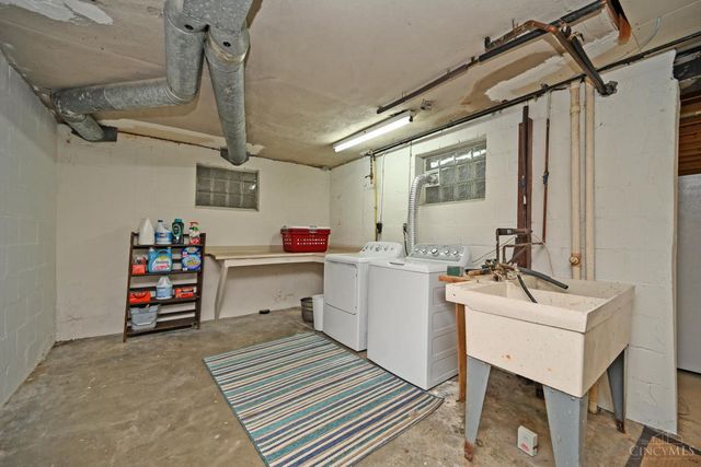 2516 Fairhill Drive, Cincinnati, OH 45239