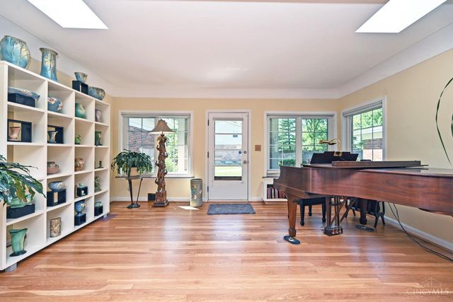 2516 Fairhill Drive, Cincinnati, OH 45239