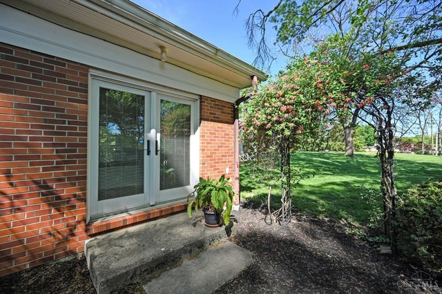 2516 Fairhill Drive, Cincinnati, OH 45239
