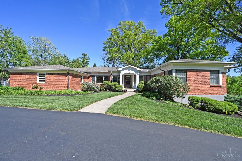 2516 Fairhill Drive, Cincinnati, OH 45239