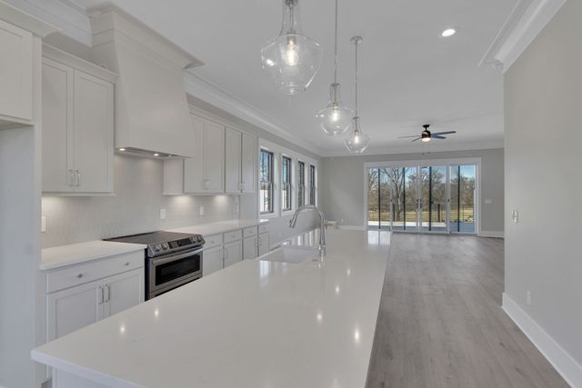 1419 Doc Johns Blvd, Murfreesboro, TN 37128