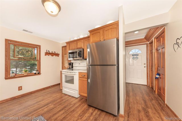 1491 Division Drive, Hartland Township, MI 48353