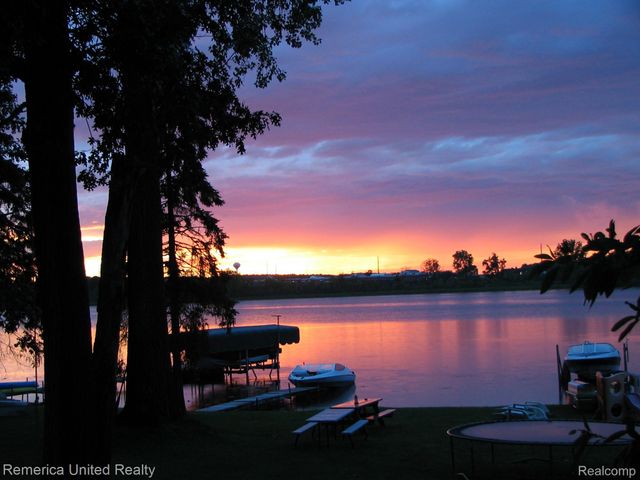 1491 Division Drive, Hartland Township, MI 48353