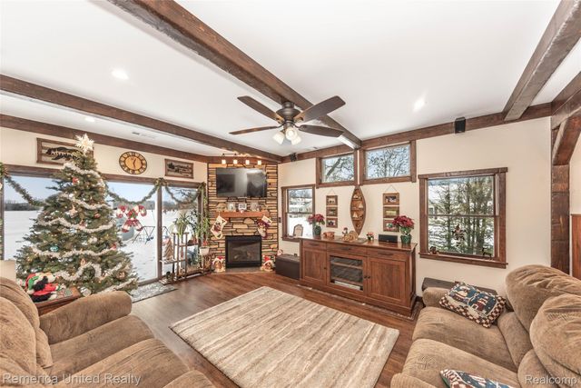 1491 Division Drive, Hartland Township, MI 48353