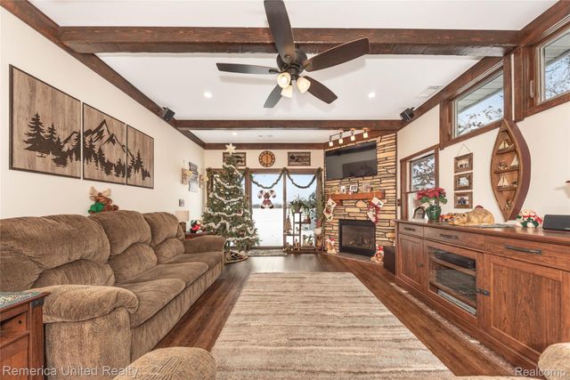 1491 Division Drive, Hartland Township, MI 48353