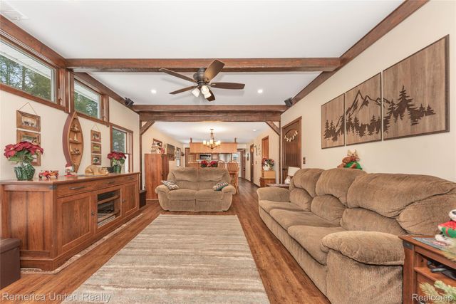 1491 Division Drive, Hartland Township, MI 48353