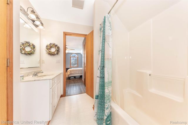 1491 Division Drive, Hartland Township, MI 48353